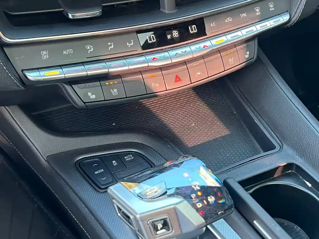 Cadillac CT5 — миниатюра 13