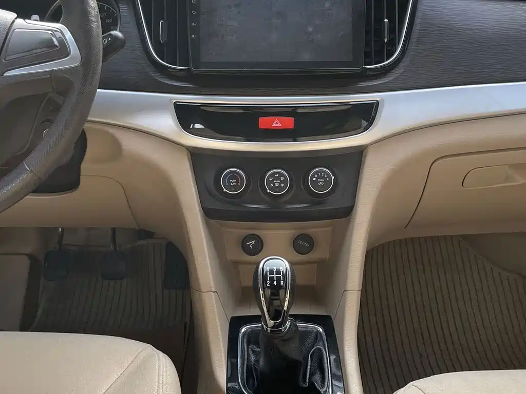 Baojun 730 Facelift 1.5L Manual Standard Type 5 seats, фото 7