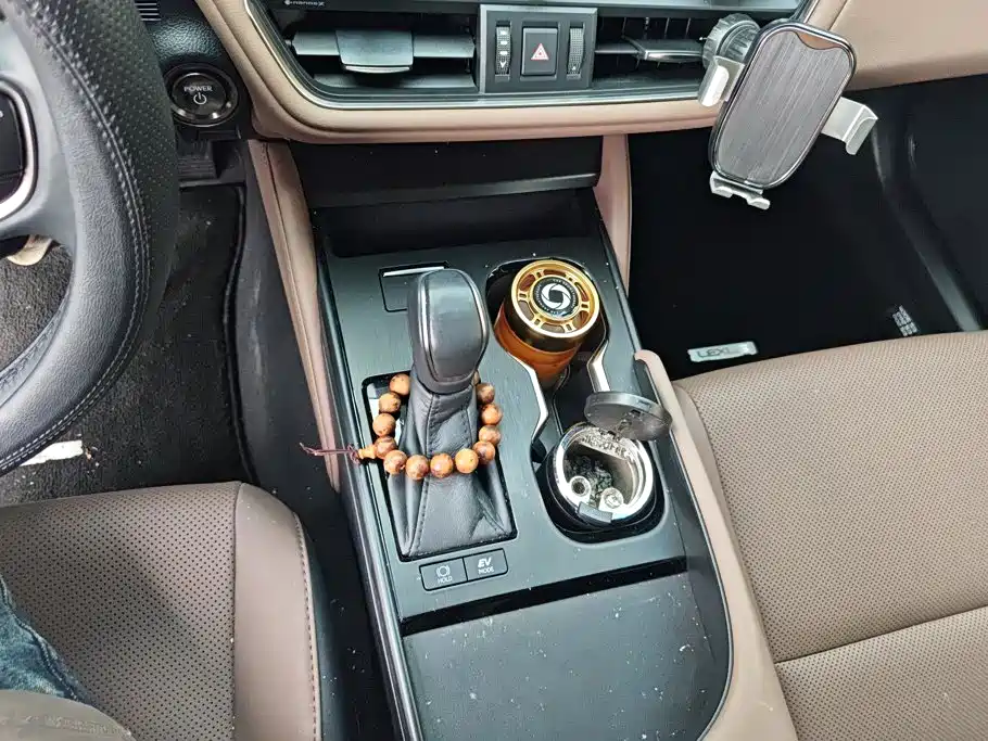 Lexus ES — миниатюра 16