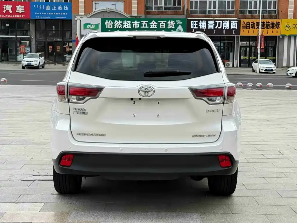 TOYOTA HIGHLANDER