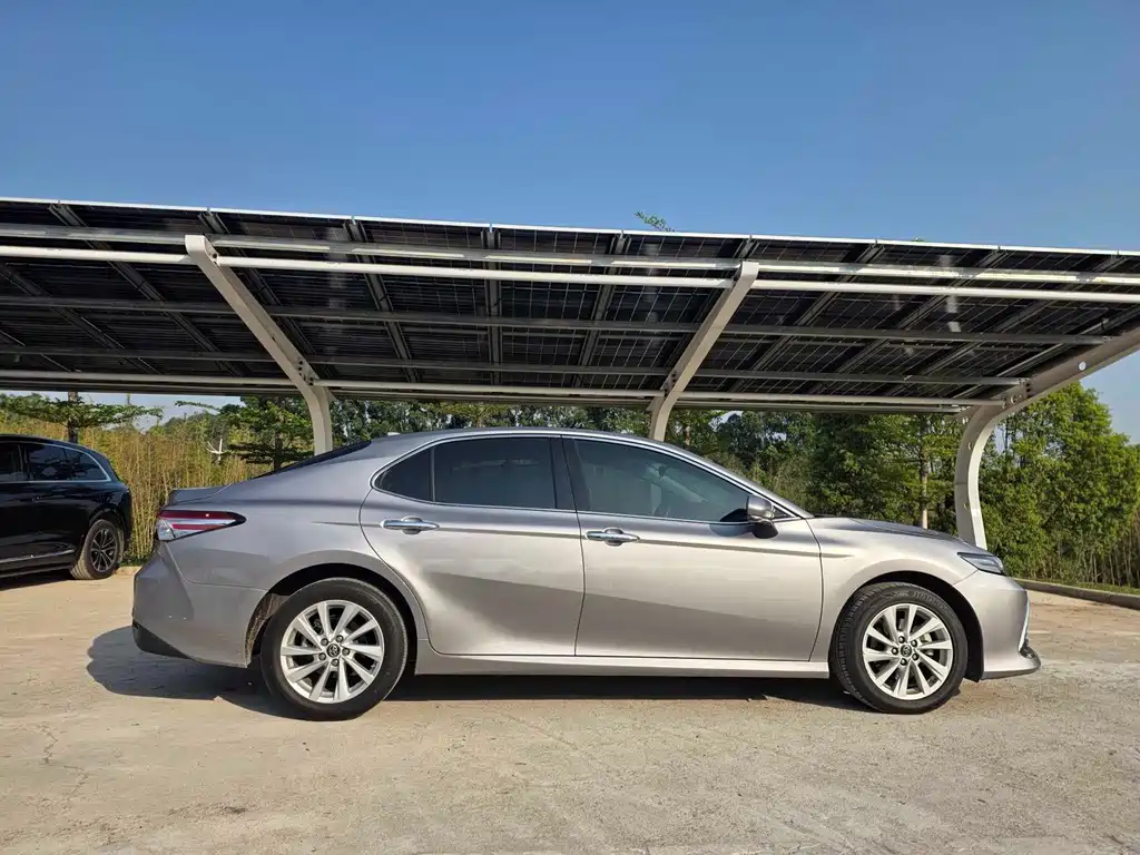 Toyota Camry — миниатюра 18