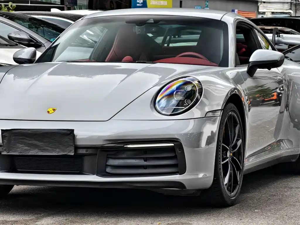 PORSCHE 911