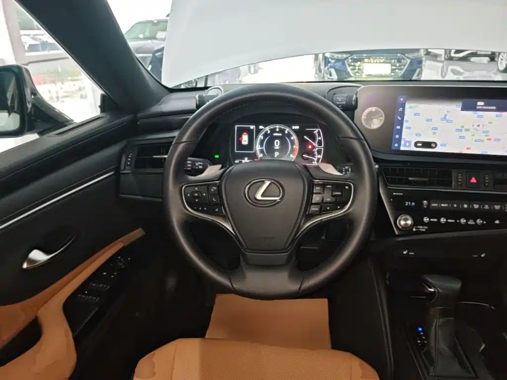 Lexus ES — миниатюра 11