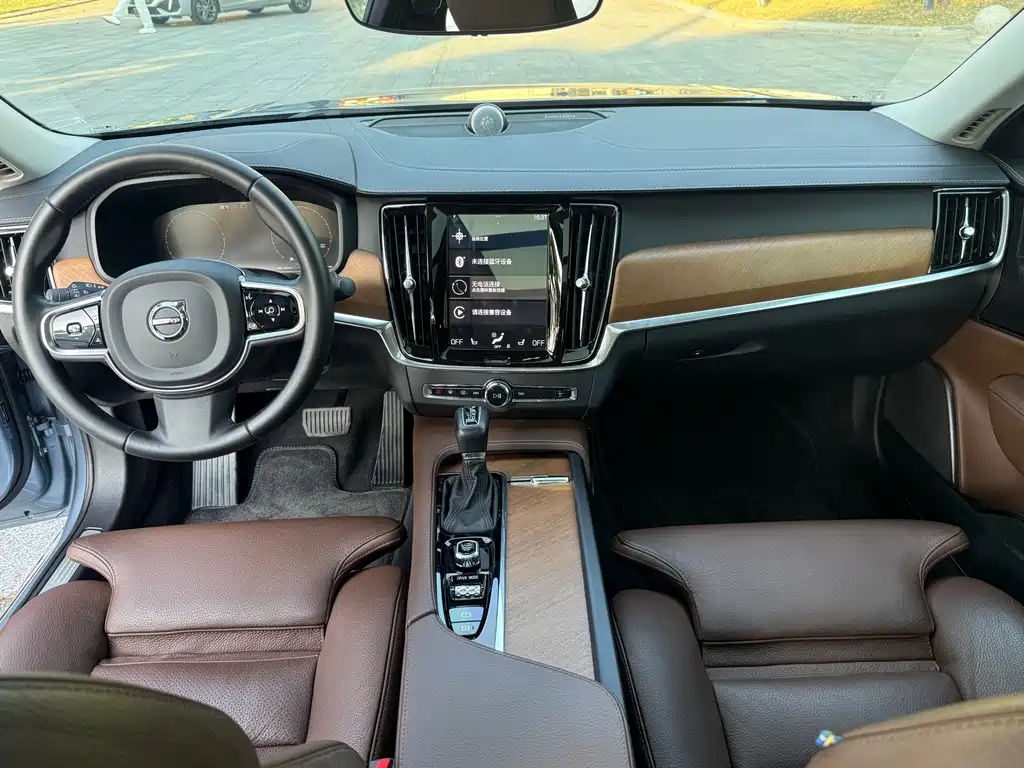Volvo S90 — миниатюра 6