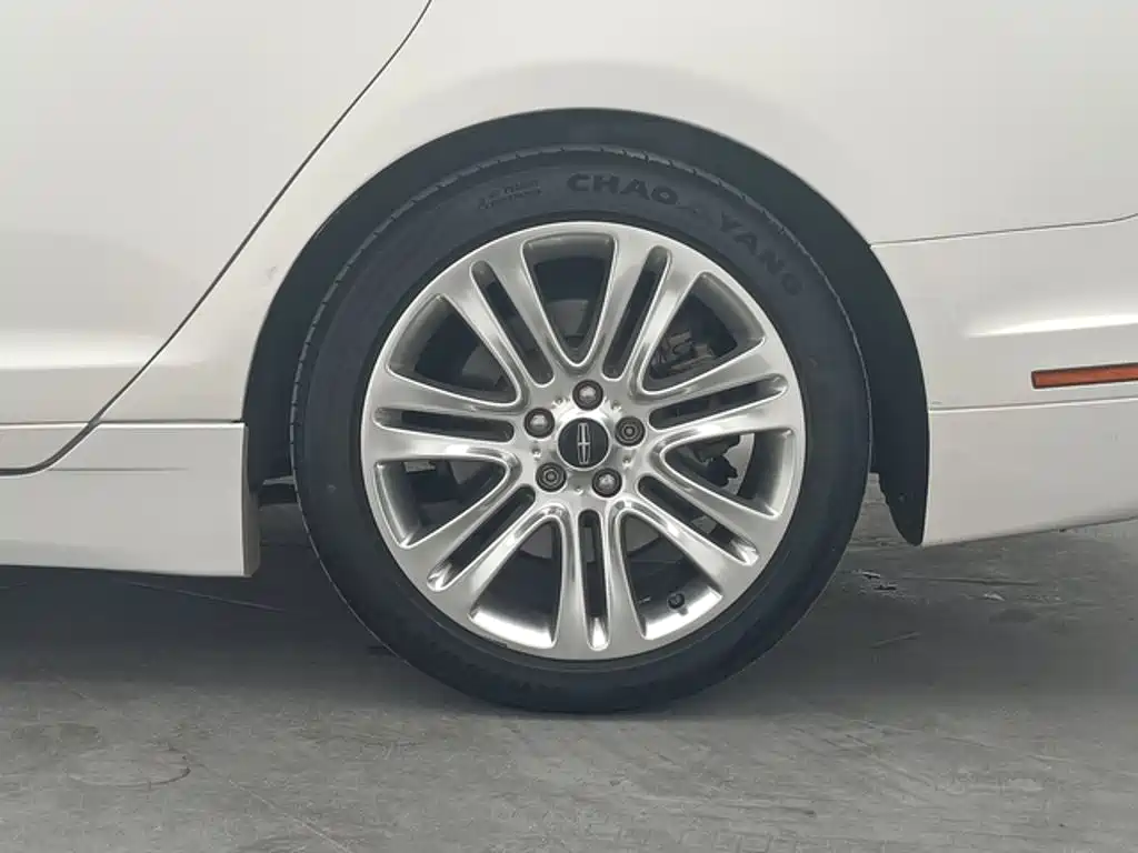 Lincoln MKZ — миниатюра 10
