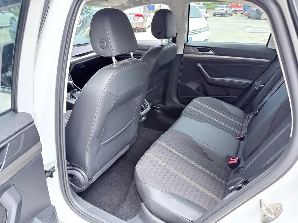 Volkswagen Lavida — миниатюра 6