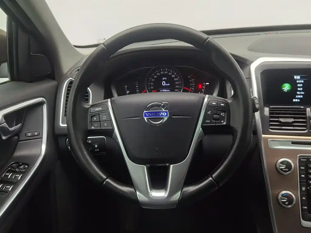 Volvo XC60 — миниатюра 11