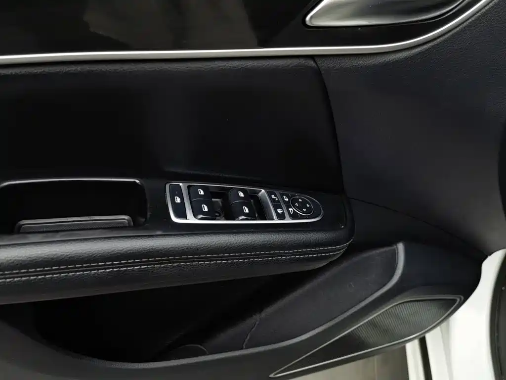 BYD MAX — миниатюра 9