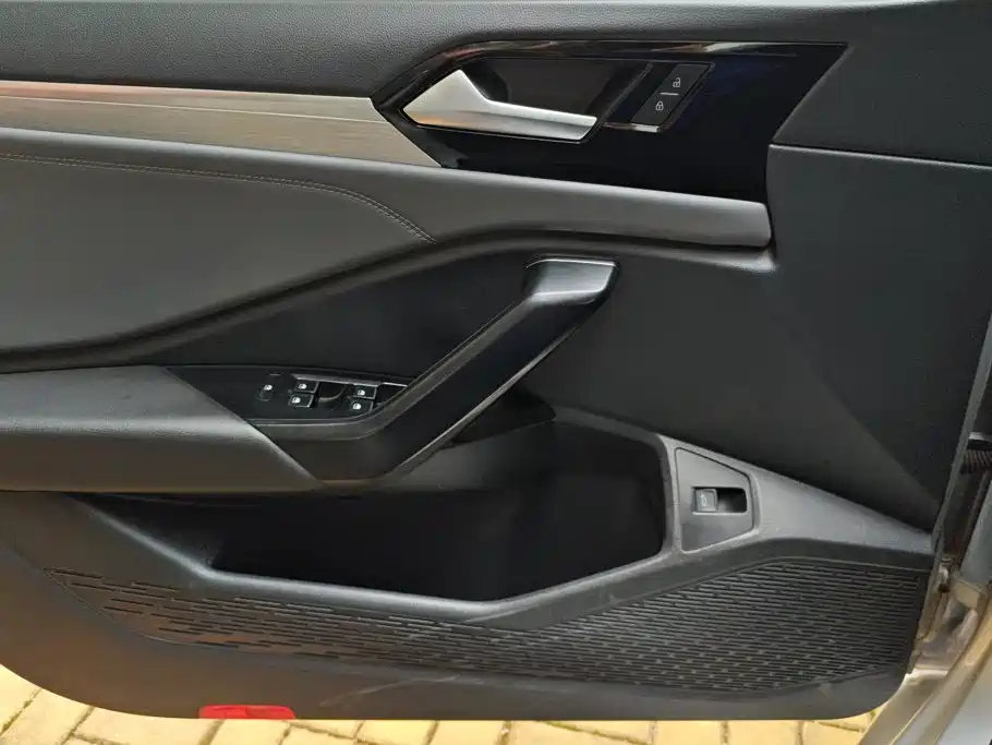 Volkswagen Sagitar — миниатюра 7