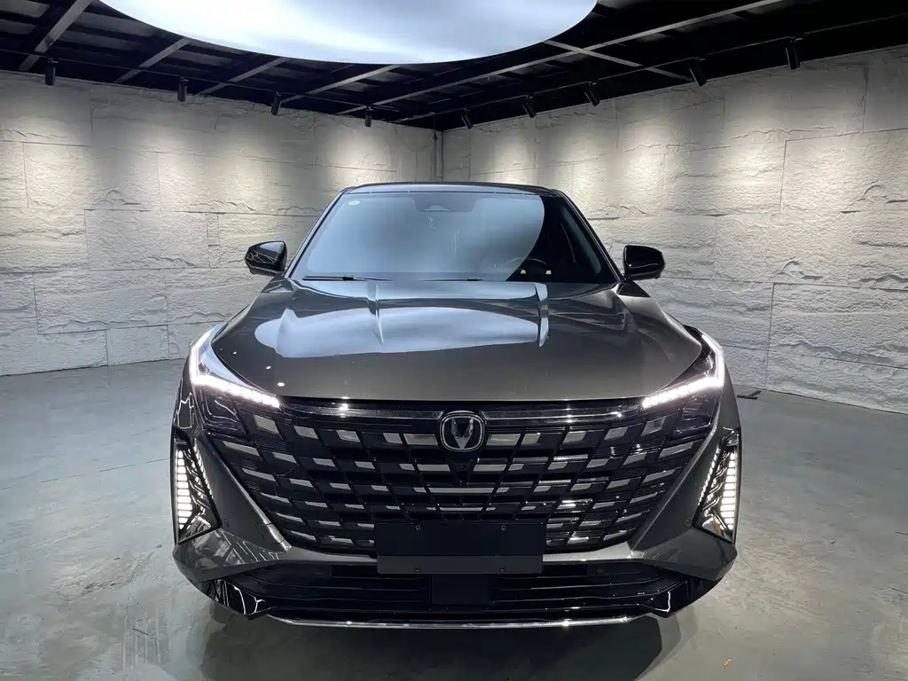 Changan UNI-Z New Energy — миниатюра 2
