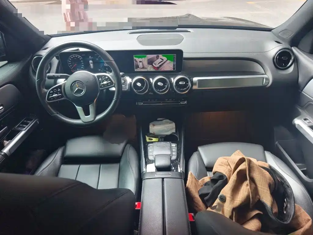 Mercedes-Benz GLB — миниатюра 13