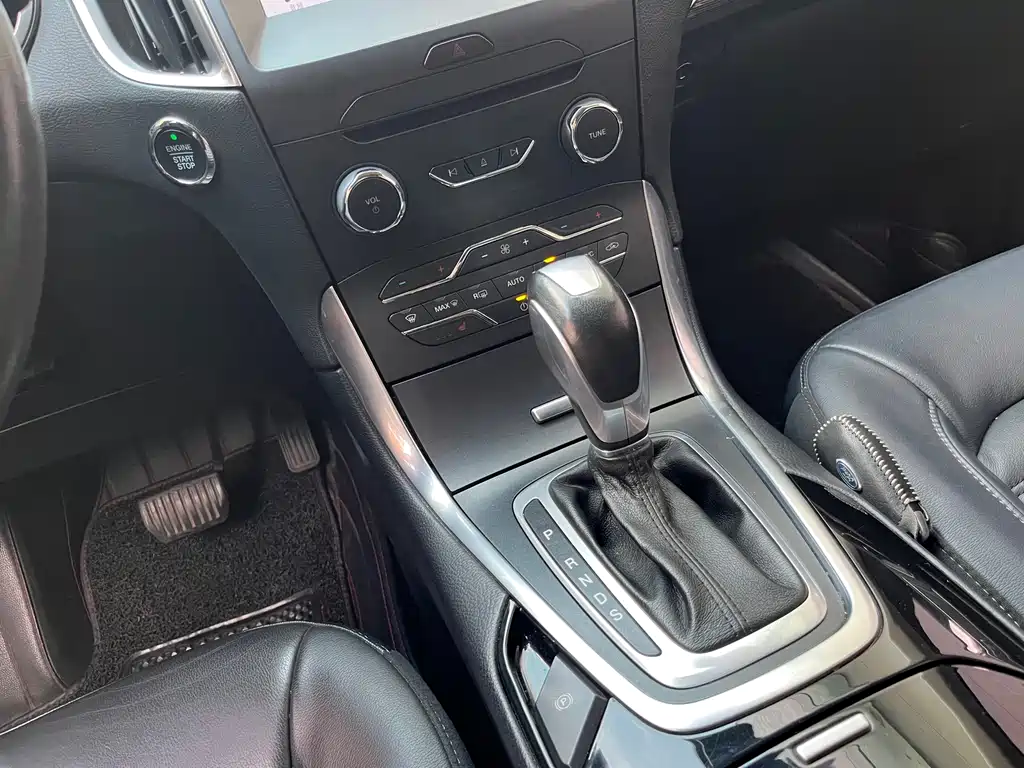 Ford Edge — миниатюра 16