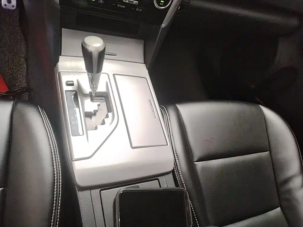 Toyota Camry — миниатюра 14