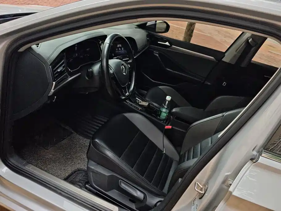 Volkswagen Sagitar — миниатюра 9