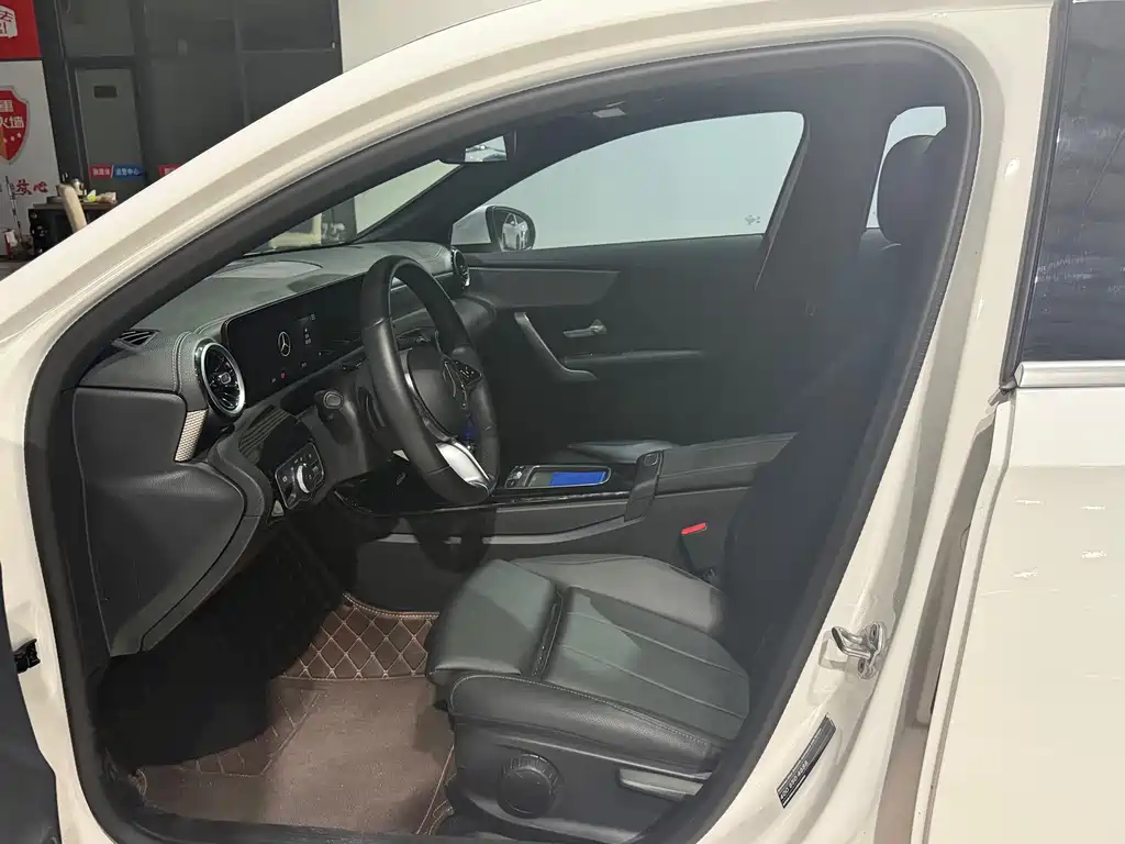 Mercedes-Benz A-Class — миниатюра 7