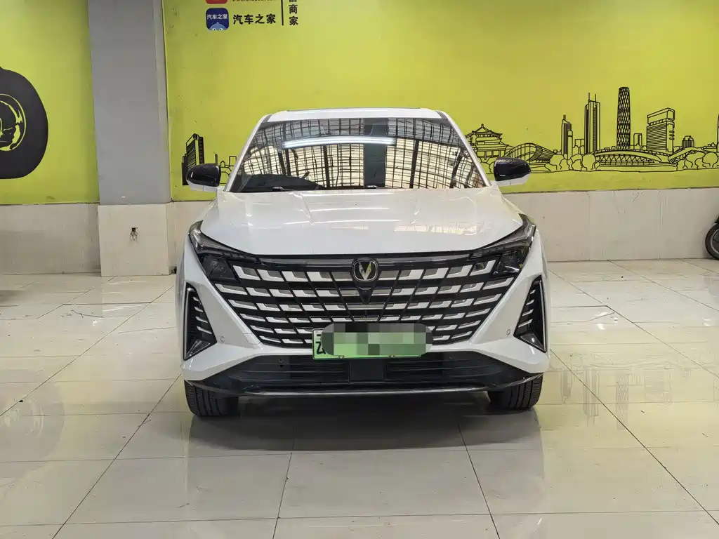 Changan UNI-Z New Energy — миниатюра 2