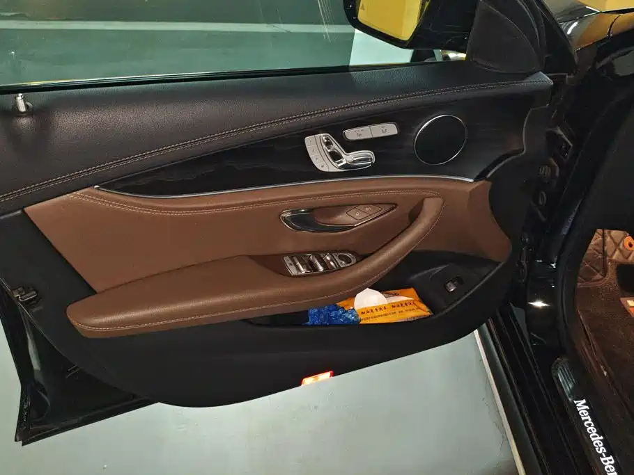 Mercedes-Benz E-Class — миниатюра 7