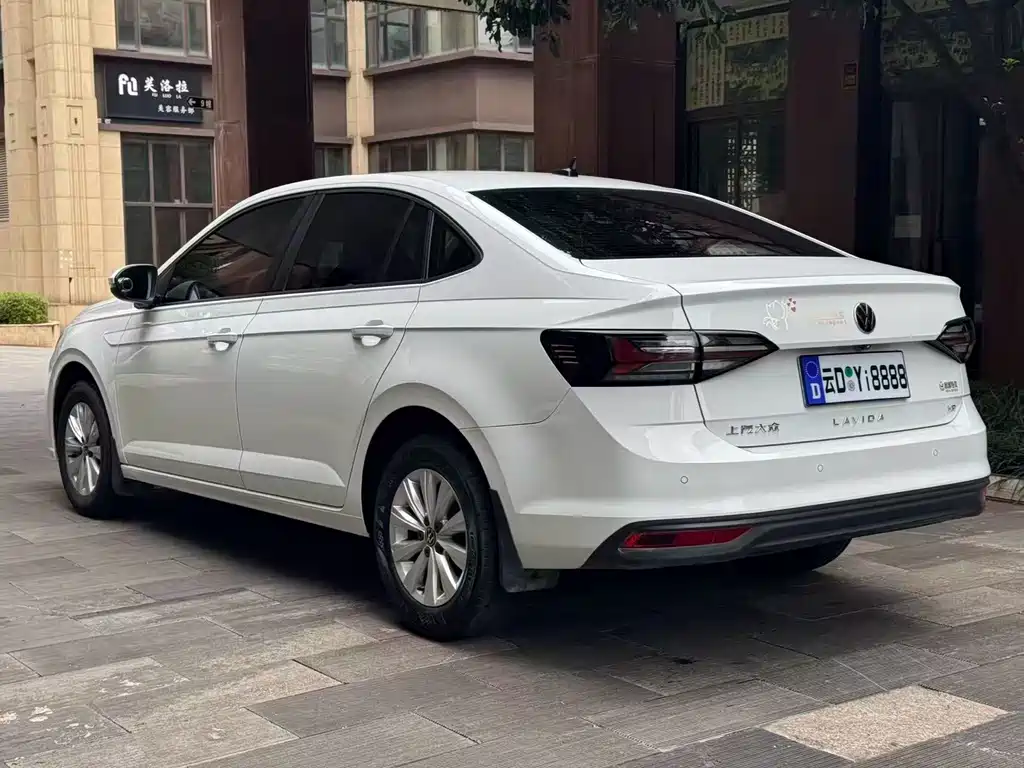 Volkswagen Lavida — миниатюра 7
