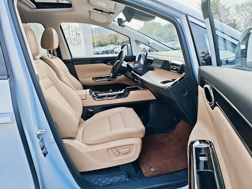 GAC TRUMPCHI E8 NEW ENERGY