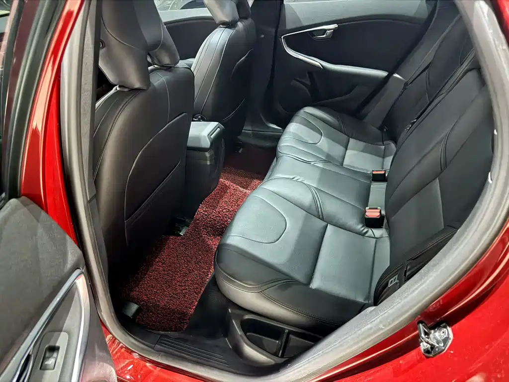 Volvo V40 — миниатюра 3