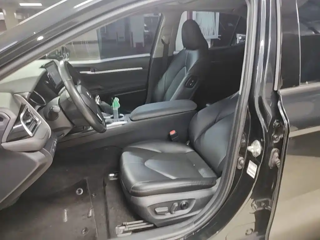 Toyota Camry — миниатюра 15