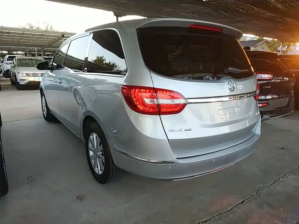 Buick GL8 — миниатюра 5