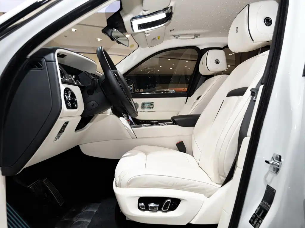 Rolls-Royce Cullinan — миниатюра 6