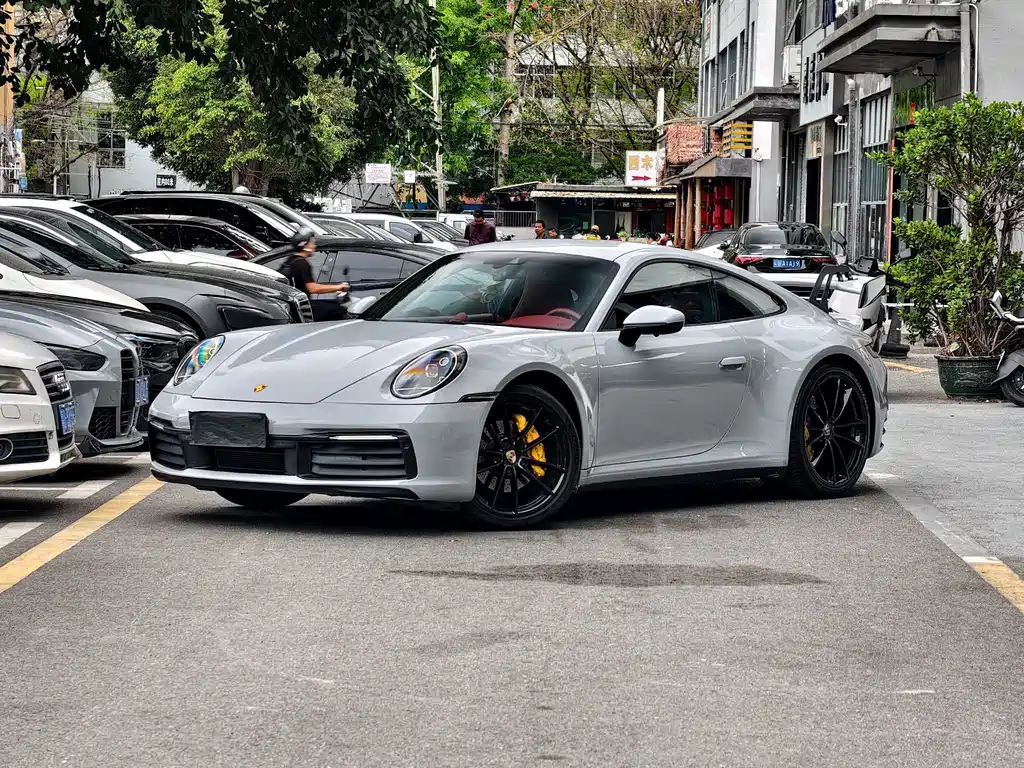 PORSCHE 911