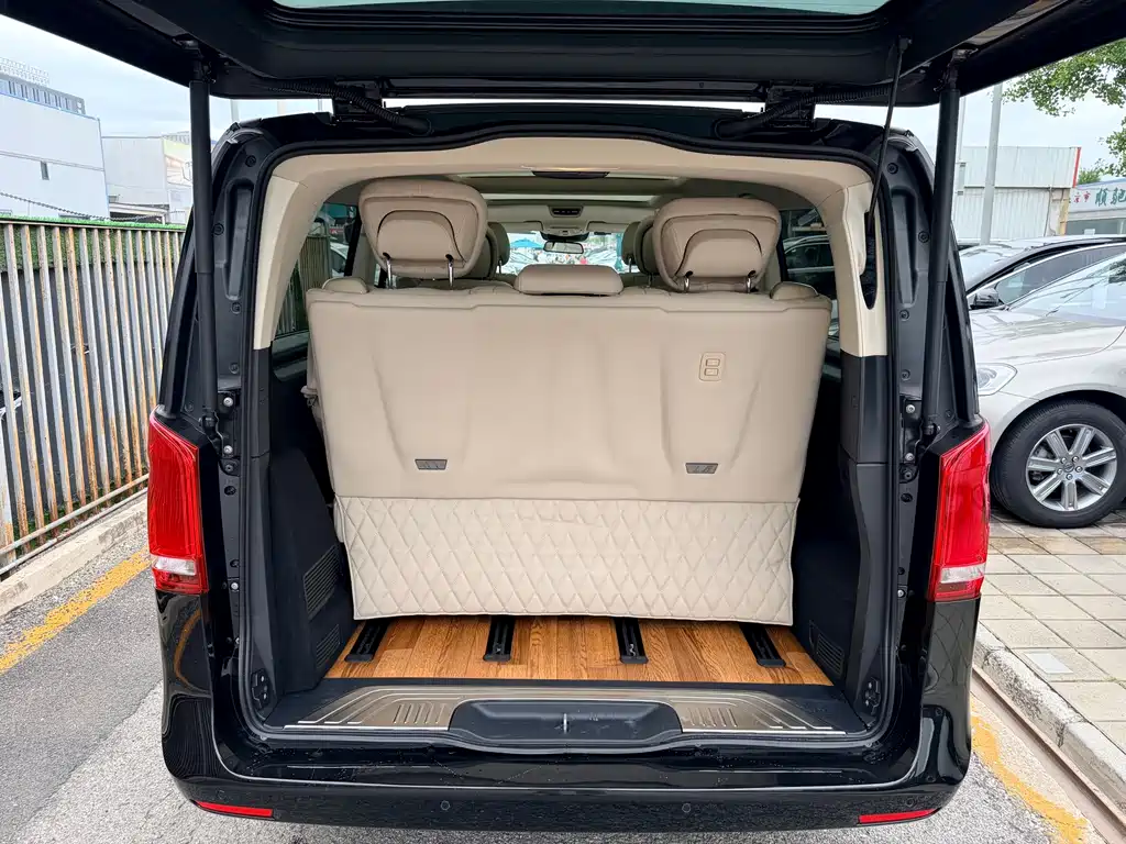 Mercedes-Benz V-Class — миниатюра 15
