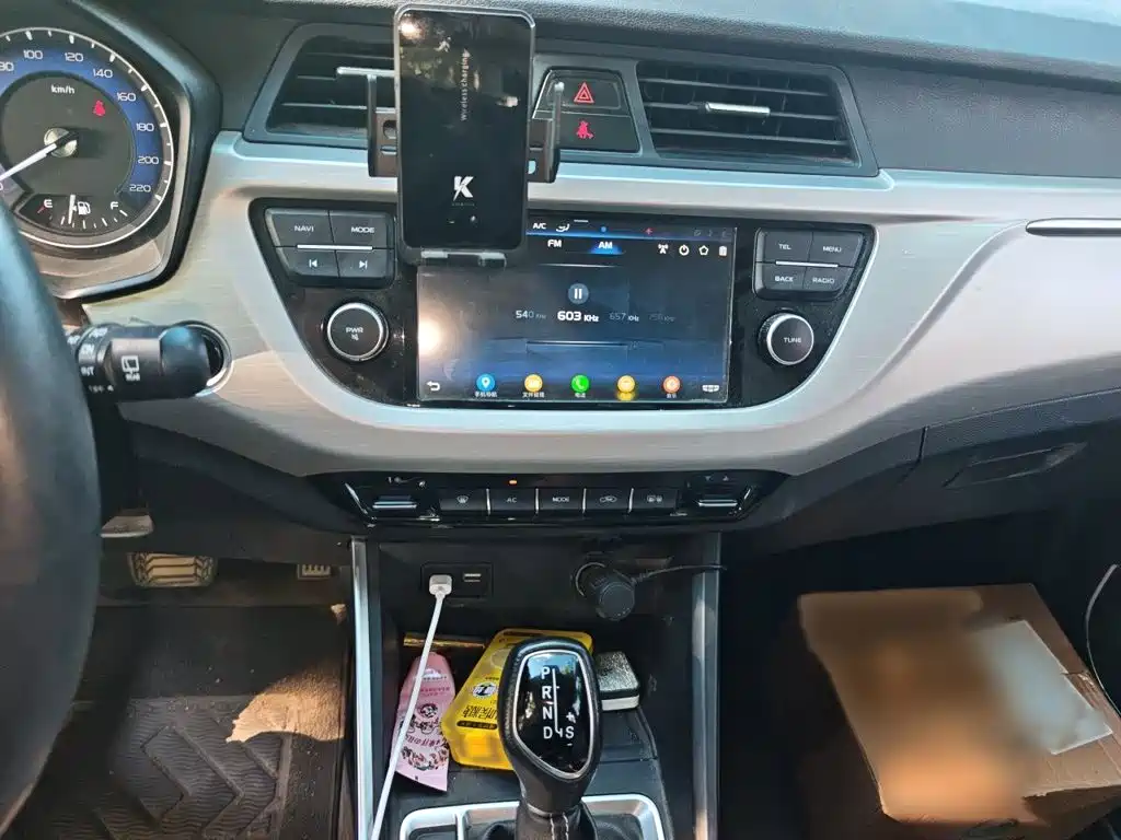 Geely Vision X3 — миниатюра 6