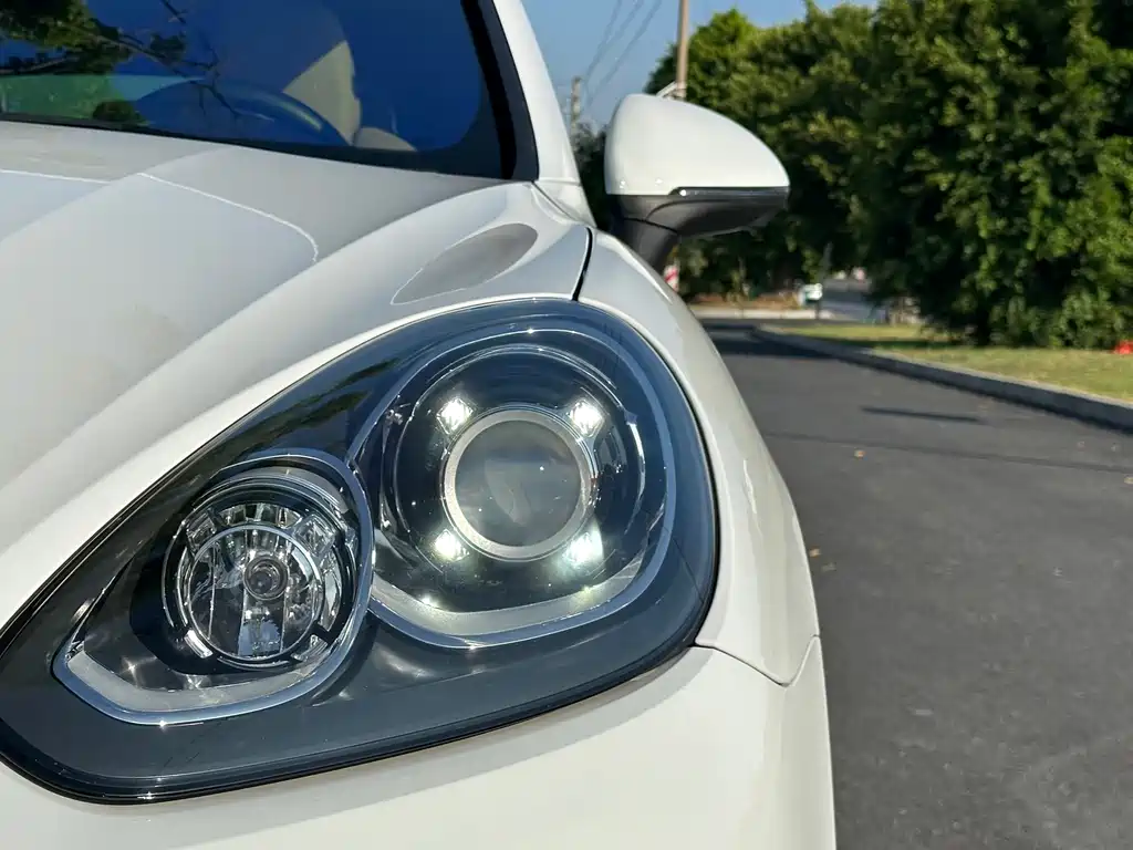 Porsche Cayenne — миниатюра 19