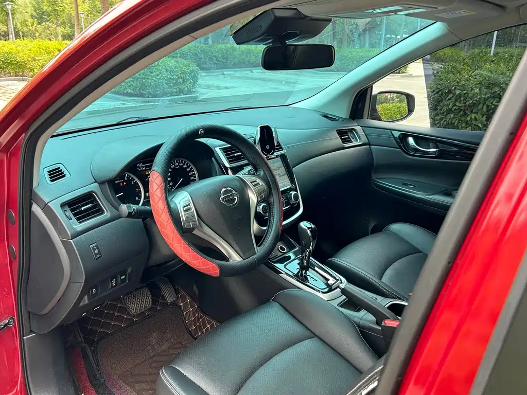Nissan Tiida — миниатюра 6