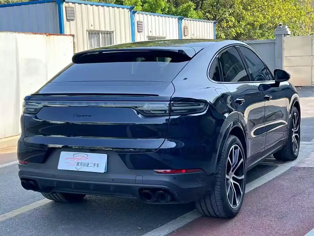 Porsche Cayenne — миниатюра 9