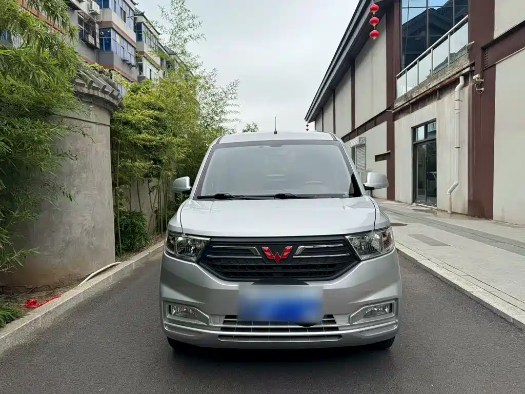 Wuling Hongguang V — миниатюра 3