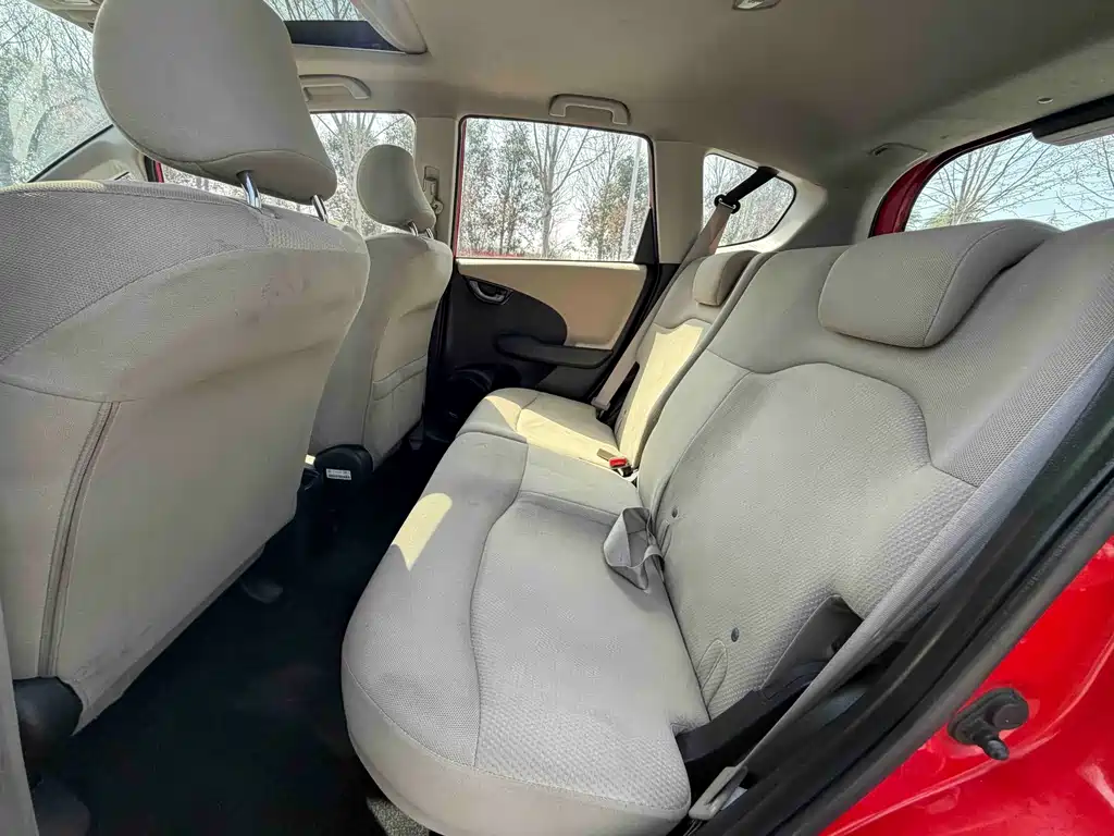 Honda Fit — миниатюра 5