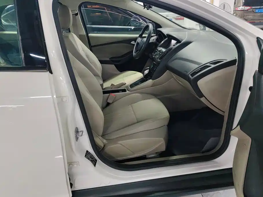 Ford Focus — миниатюра 8