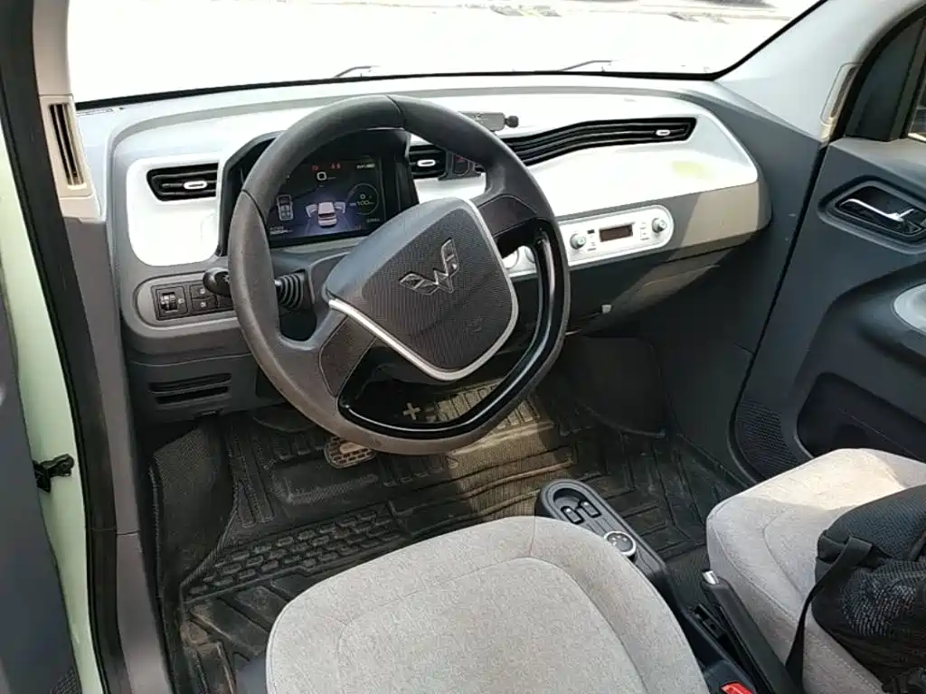 Wuling MINIEV — миниатюра 10