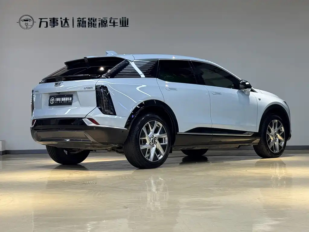 Cadillac IQ — миниатюра 5