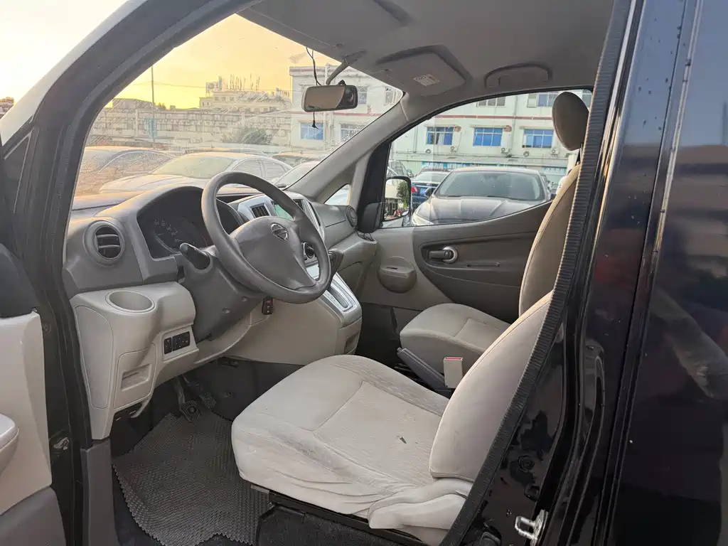 Nissan NV200 — миниатюра 7