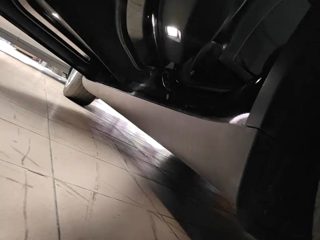 Tesla Model Y — миниатюра 22