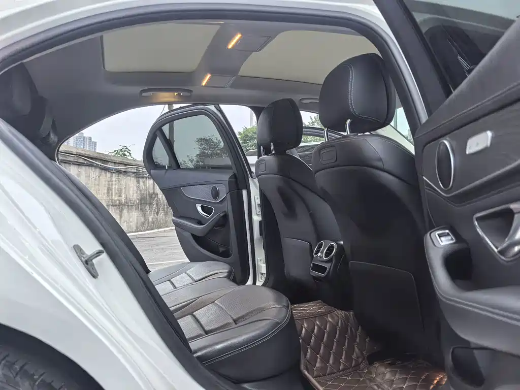 Mercedes-Benz C-Class — миниатюра 9