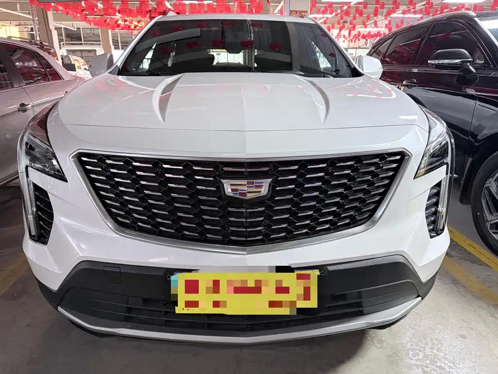 CADILLAC XT4