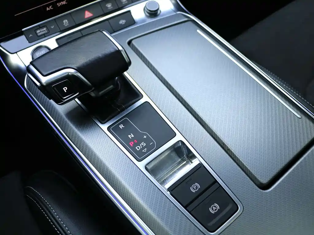 AUDI A7L