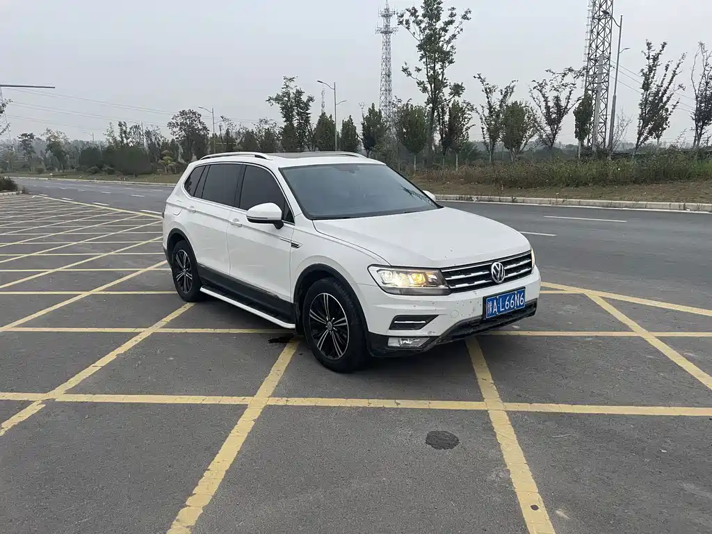 Volkswagen Tiguan L — миниатюра 2