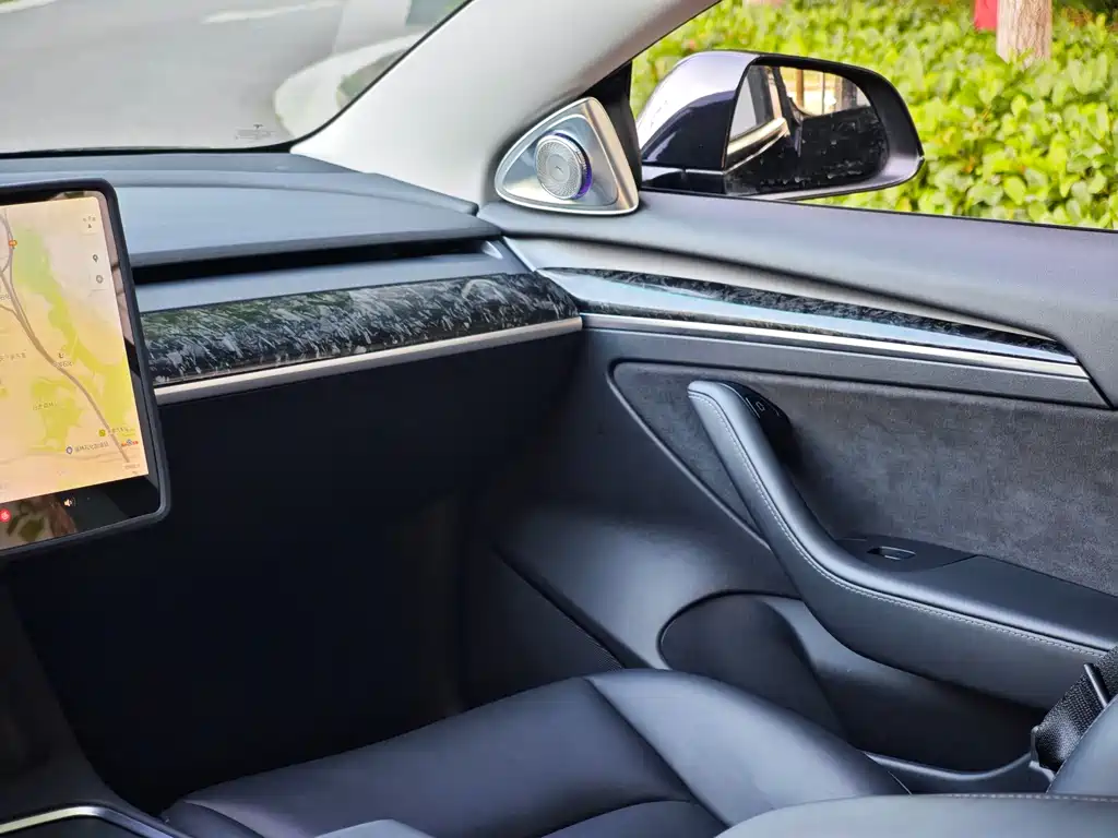 Tesla Model 3 — миниатюра 12