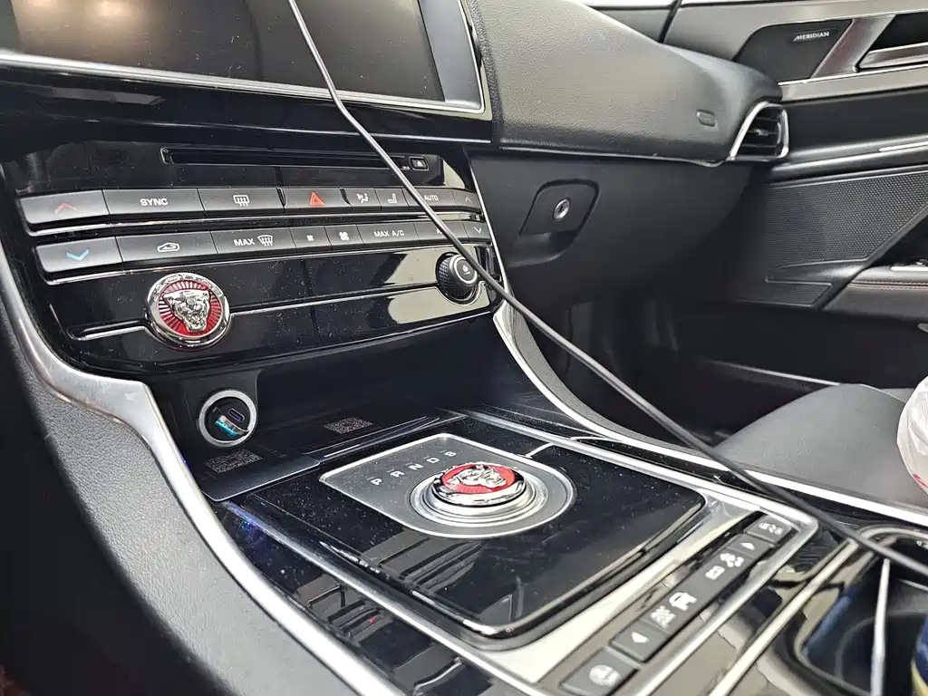 Jaguar XEL 2018 2.0T 250PS Premium