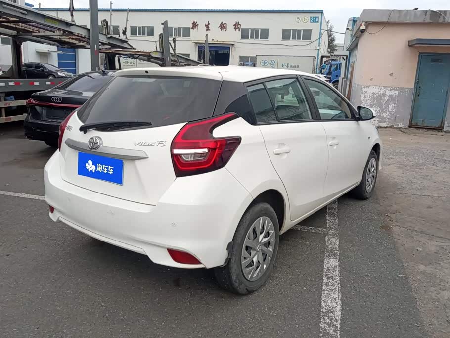 Toyota Vios FS 1.5 л 2021 г. Белый, пробег 33500 км