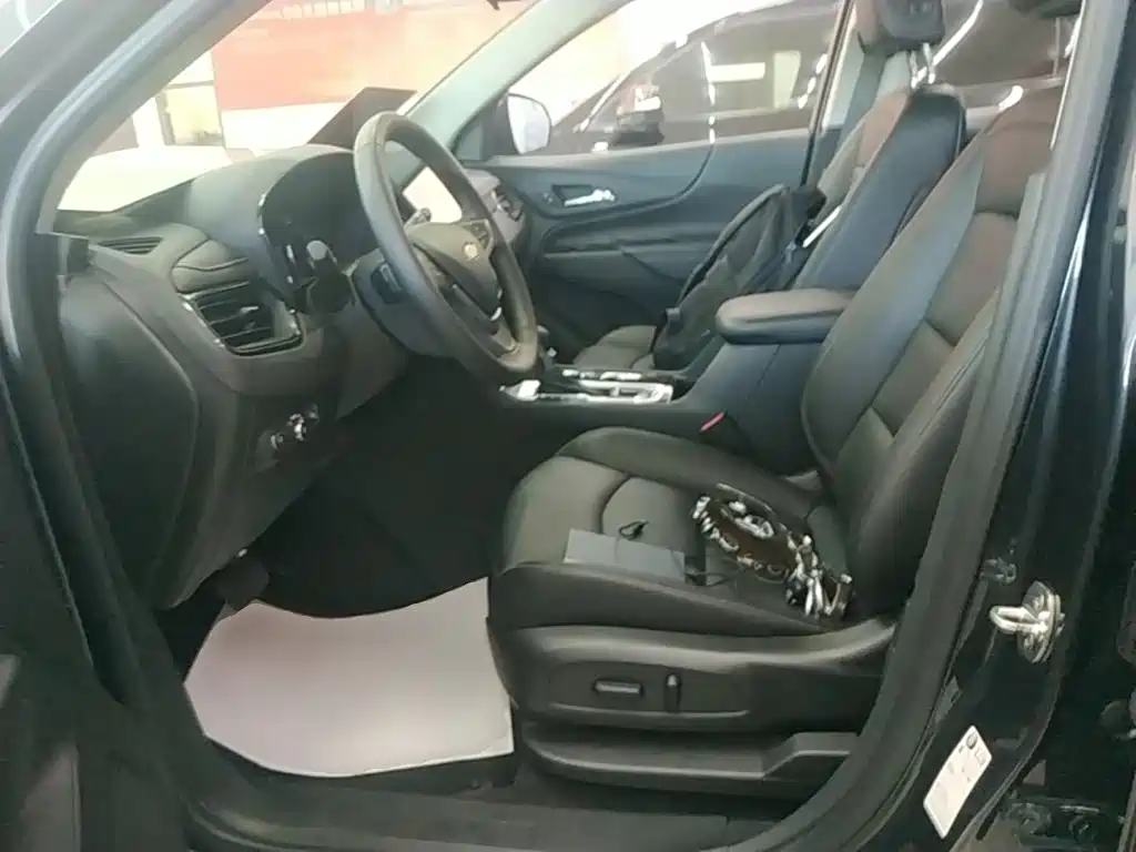 Chevrolet Equinox — миниатюра 15