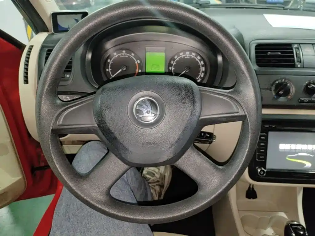 Skoda Fabia — миниатюра 11
