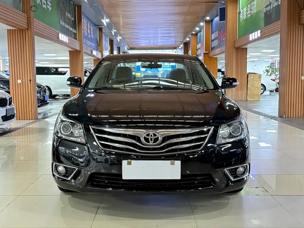 Toyota Camry — миниатюра 2